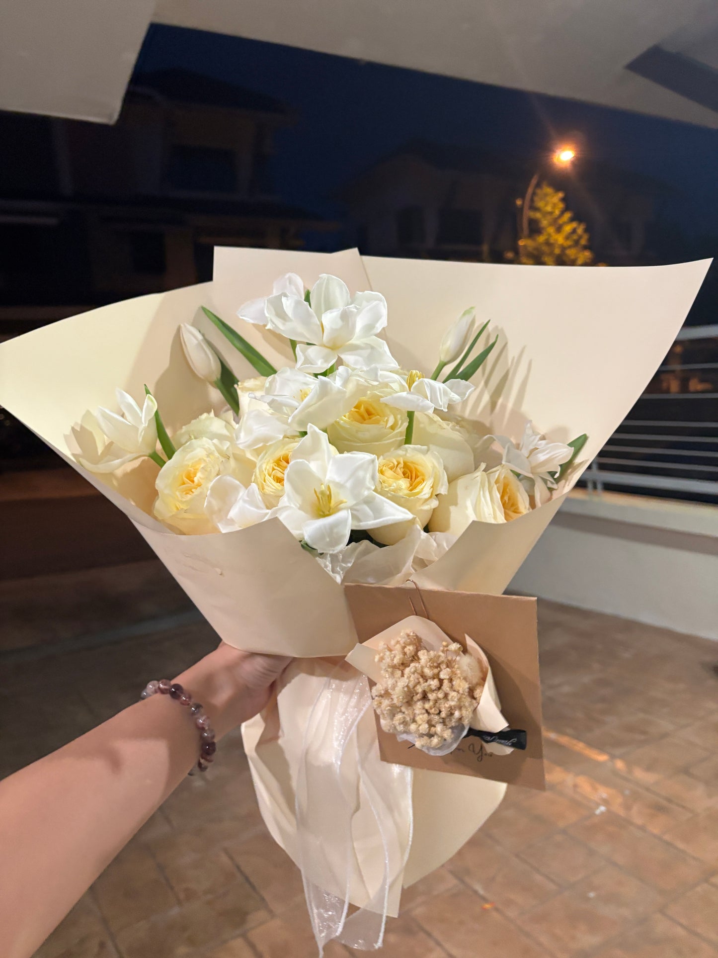 Tulip + Buttercup Roses Bouquet - M Size