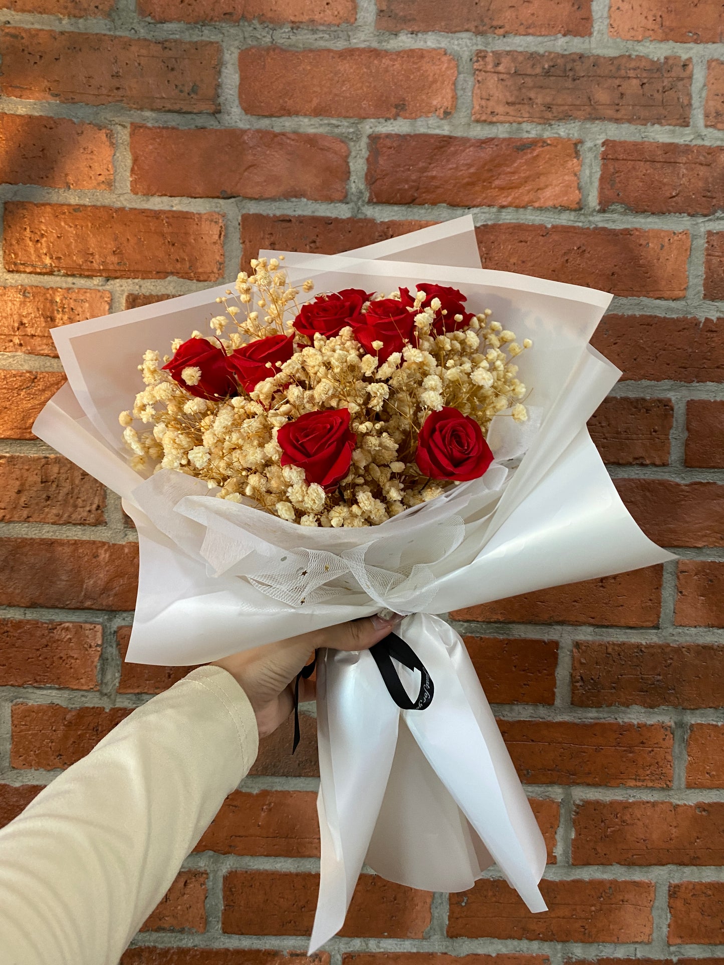Preserved Baby Breath + Roses with White Wrapping Bouquet- M size