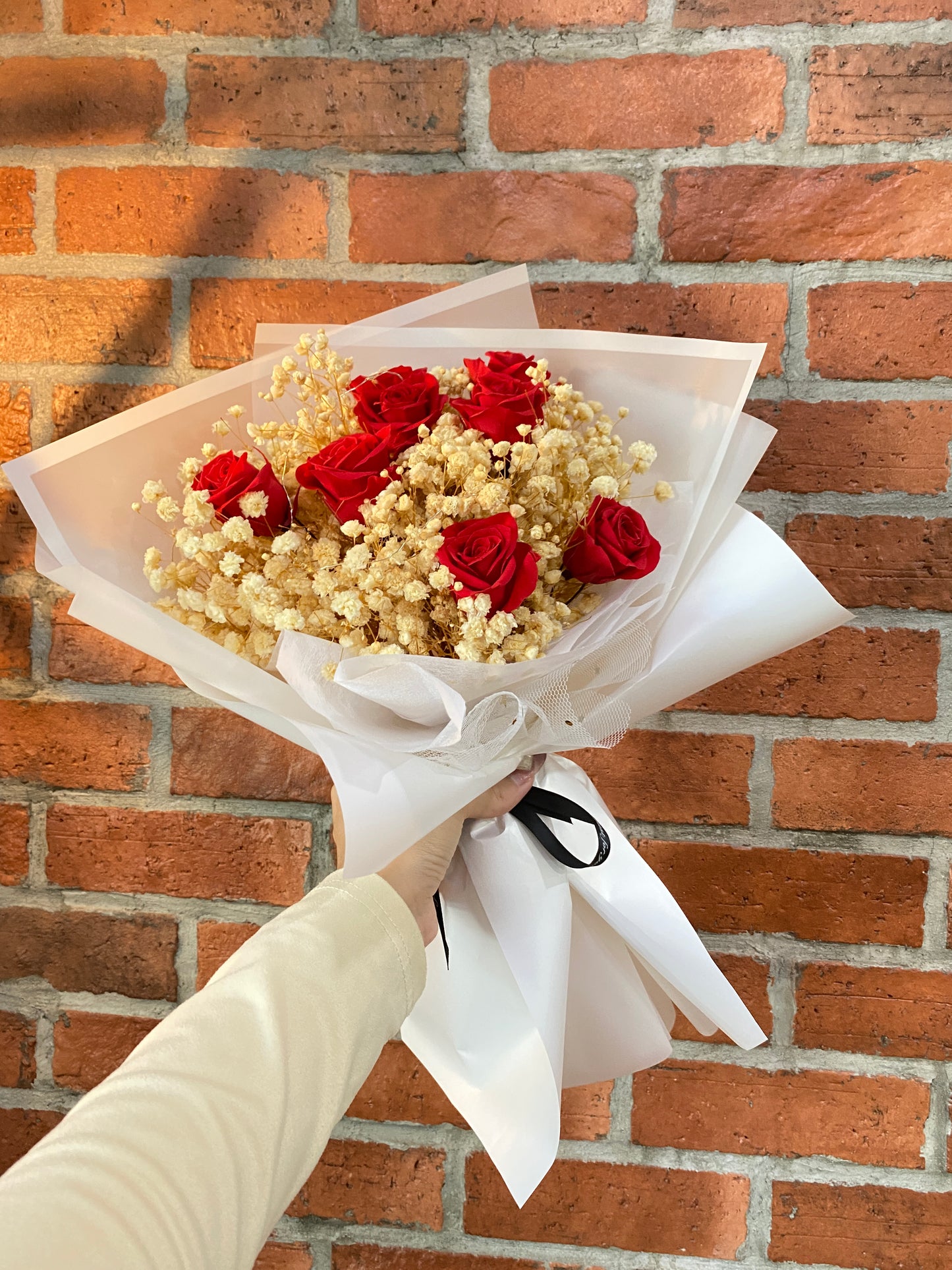 Preserved Baby Breath + Roses with White Wrapping Bouquet- M size