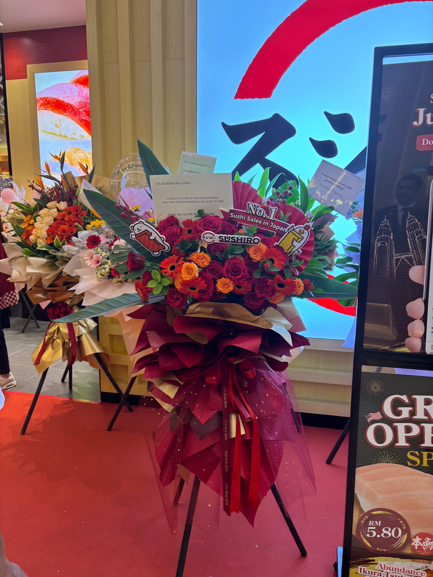 Opening Flower Stand - With Cartoon Pops