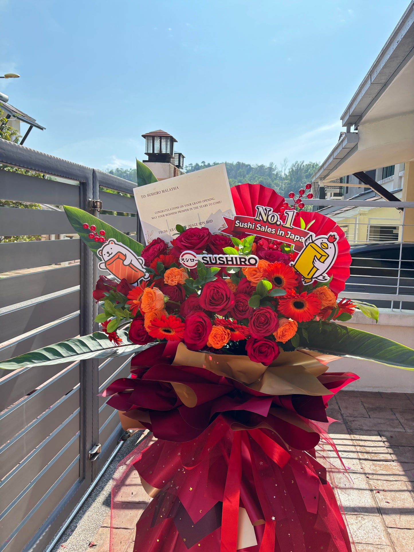 Opening Flower Stand - With Cartoon Pops