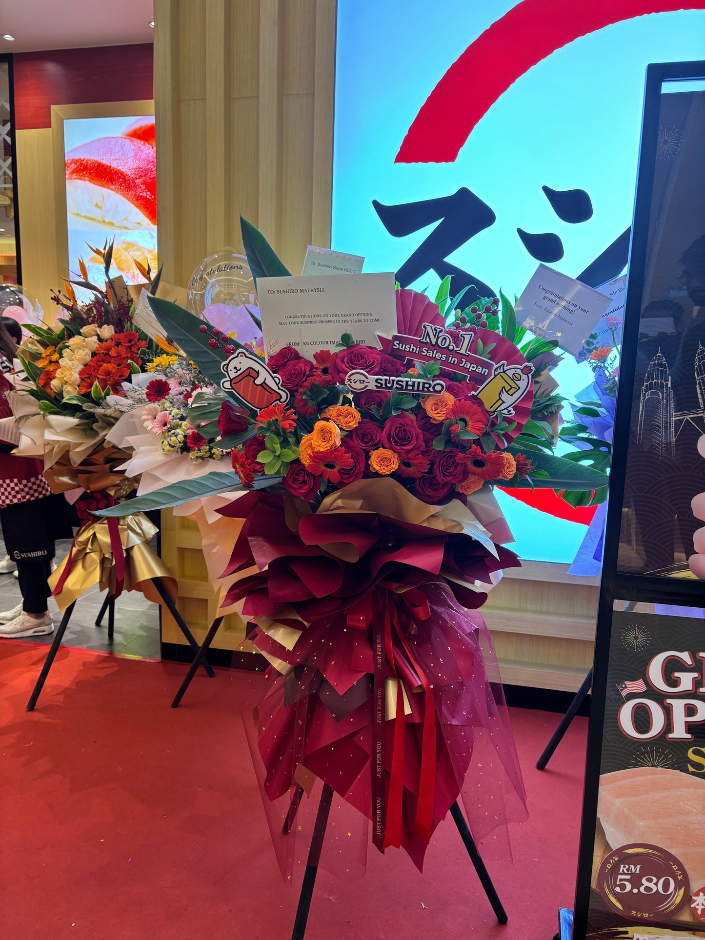 Opening Flower Stand - With Cartoon Pops