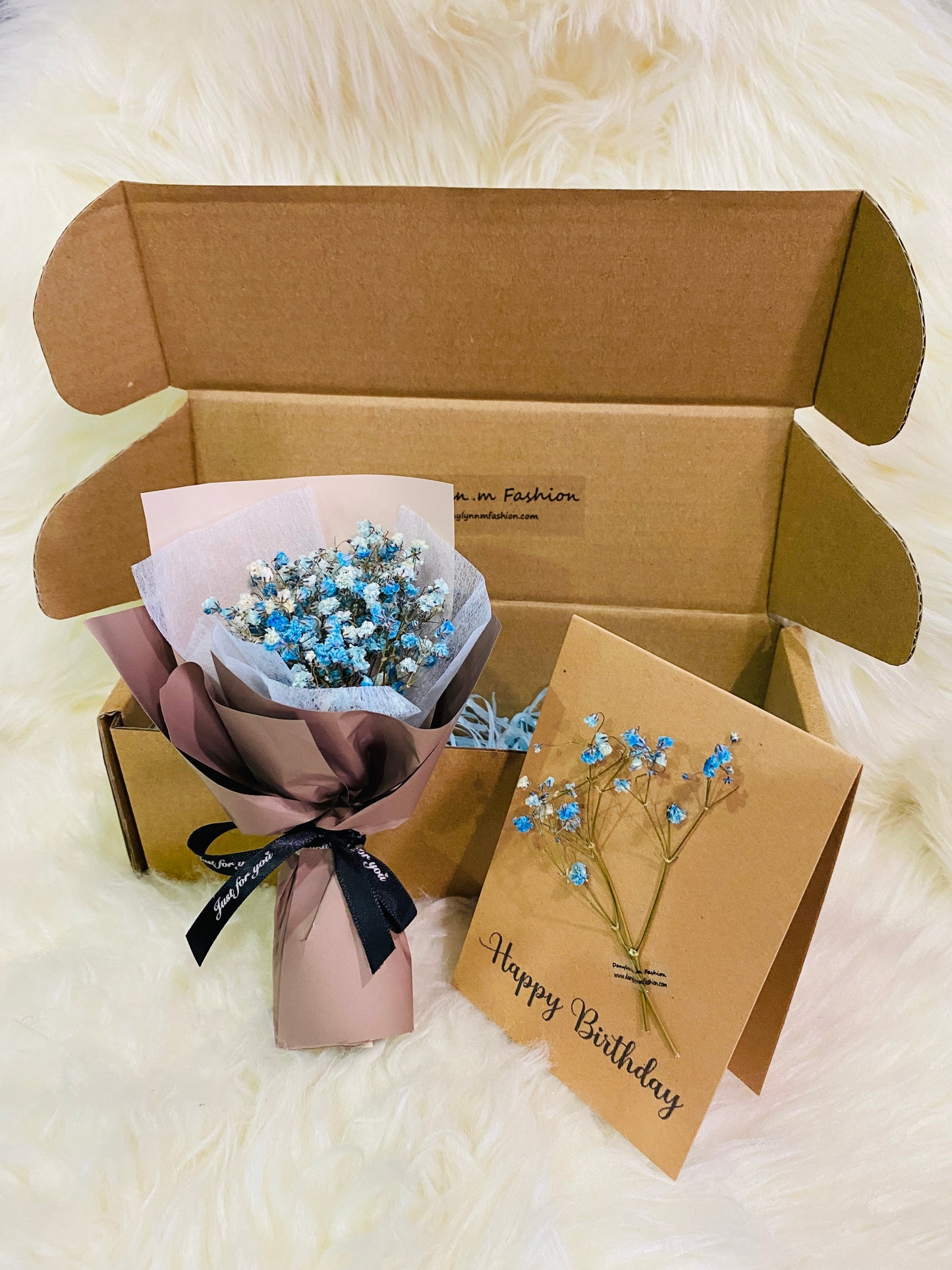 XS Mini Baby Breath Bouquet With Boxes + Wish Card